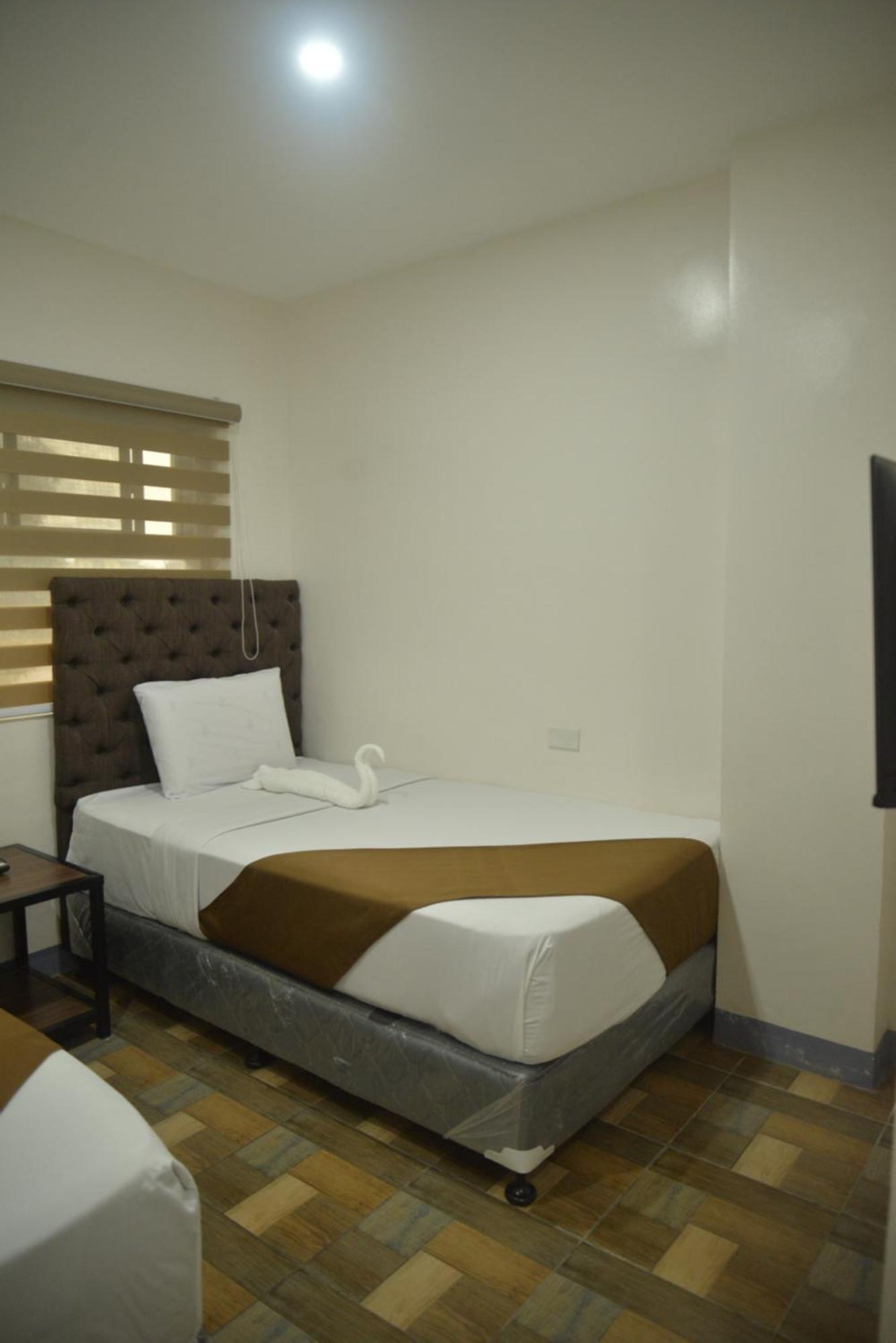 Fb Dormitel Suites Cagayan de Oro Exterior photo
